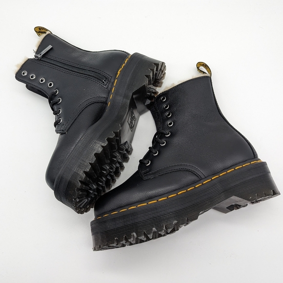 NWOB DR. MARTENS Jadon FL 8 Eye Boots - Picture 8 of 14